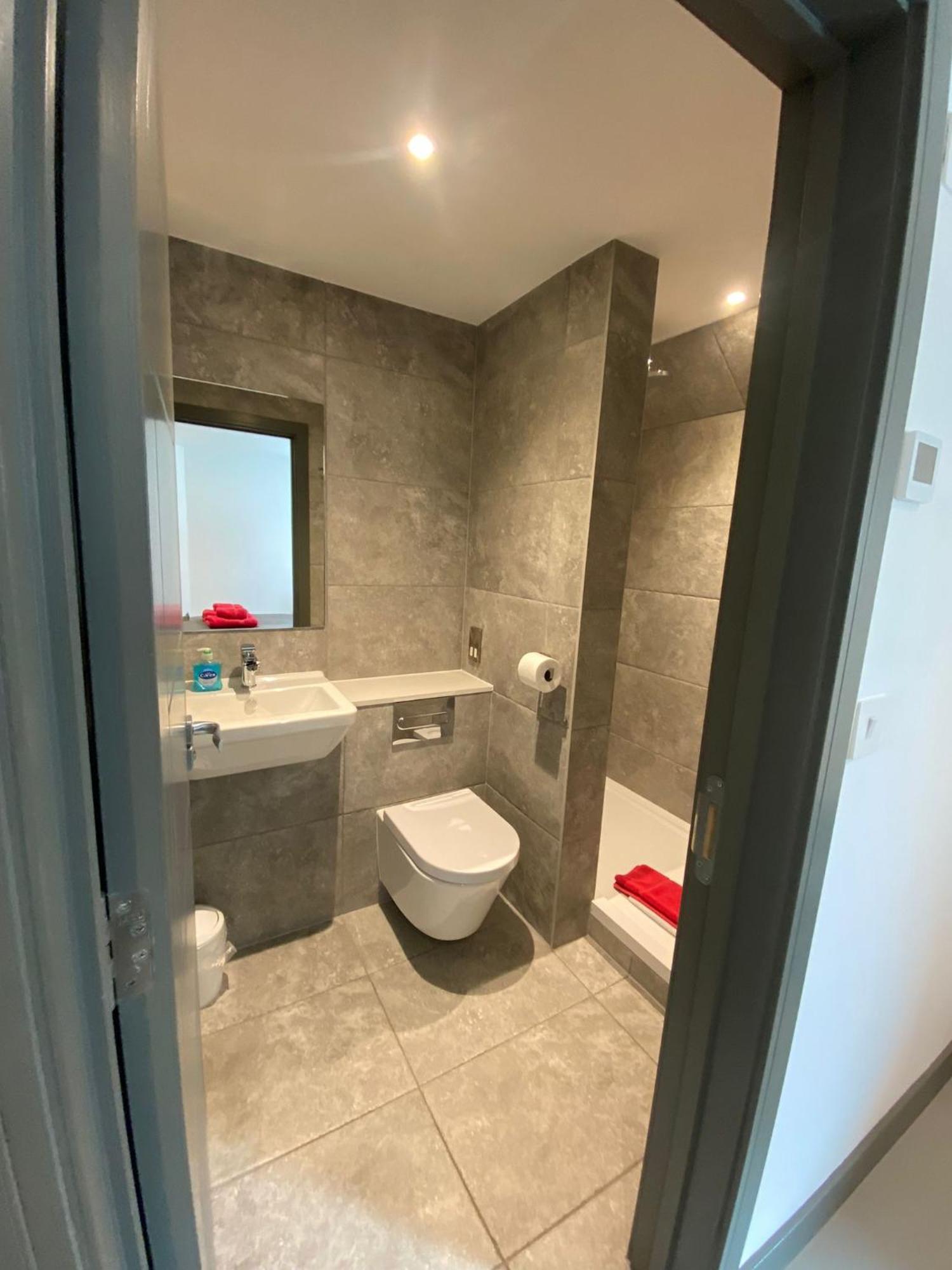 2 The View Apartments Ilfracombe - Seafront, Parking, Lift, Ev Екстер'єр фото
